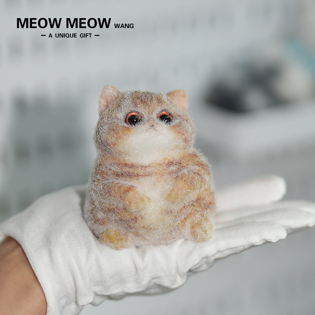 E02:Super Cute Mini Chubby Cat