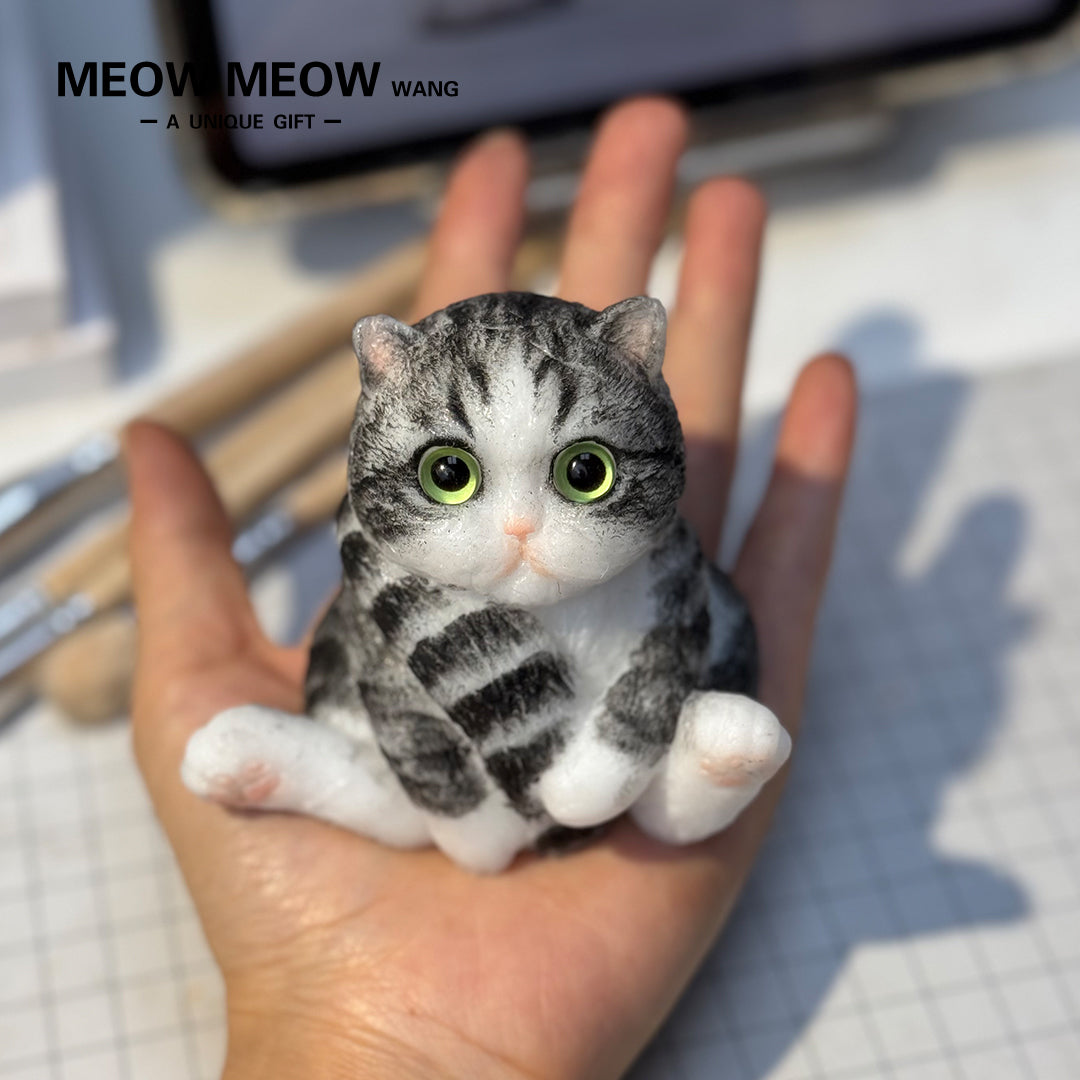 E009:Cute Mini Hug Cat