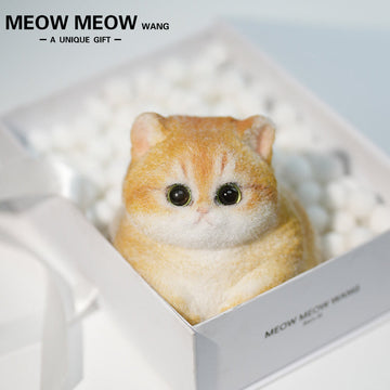 C31:Golden Cat With Green Eyes