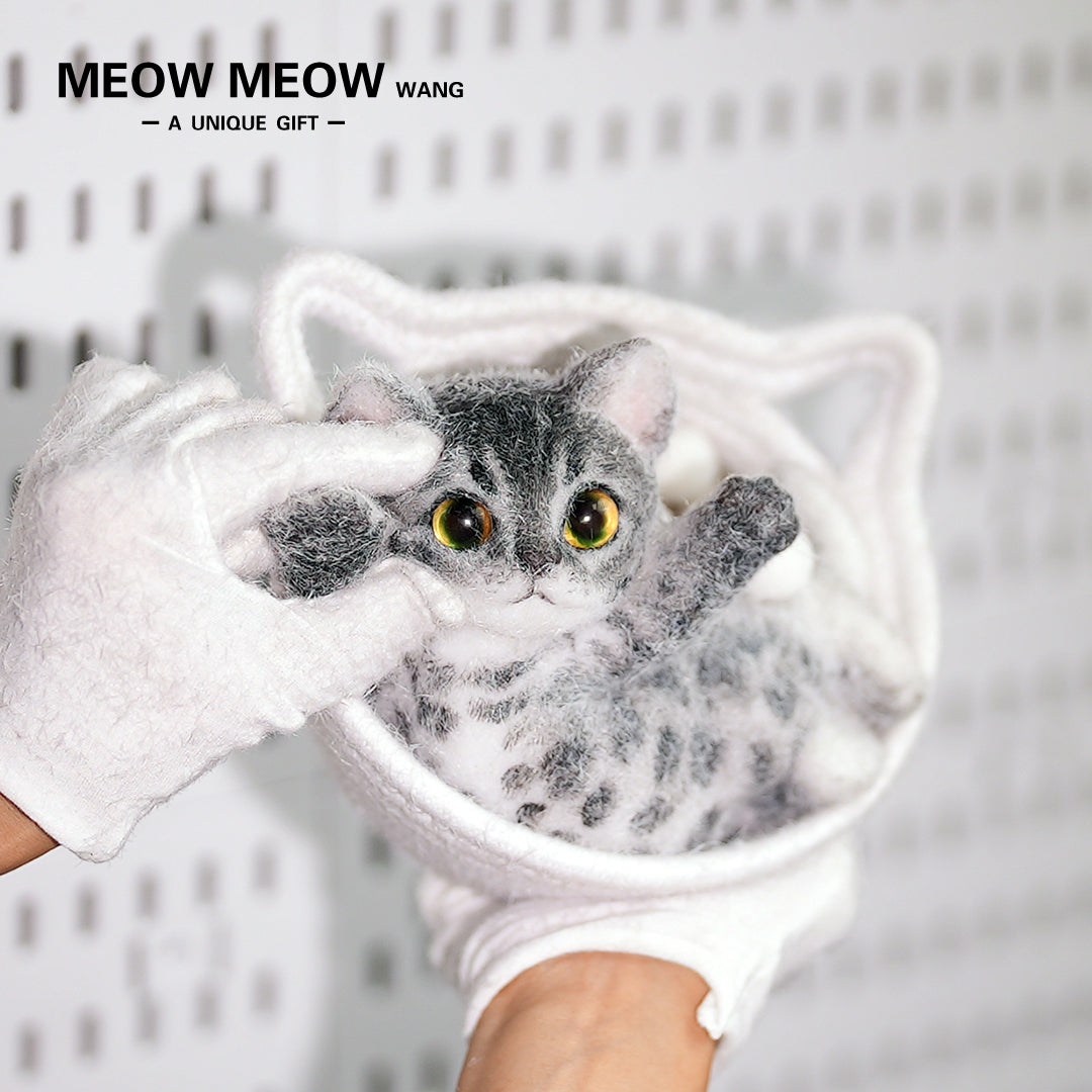 B03:Prince Gao Leng -Slim Silver Bengal Cat