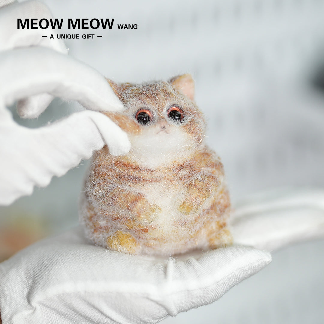 E02:Super Cute Mini Chubby Cat