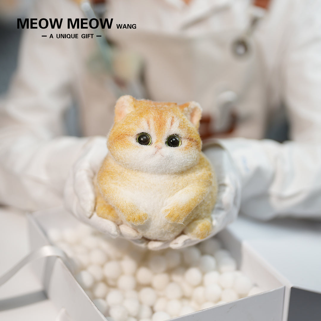 C31:Golden Cat With Green Eyes