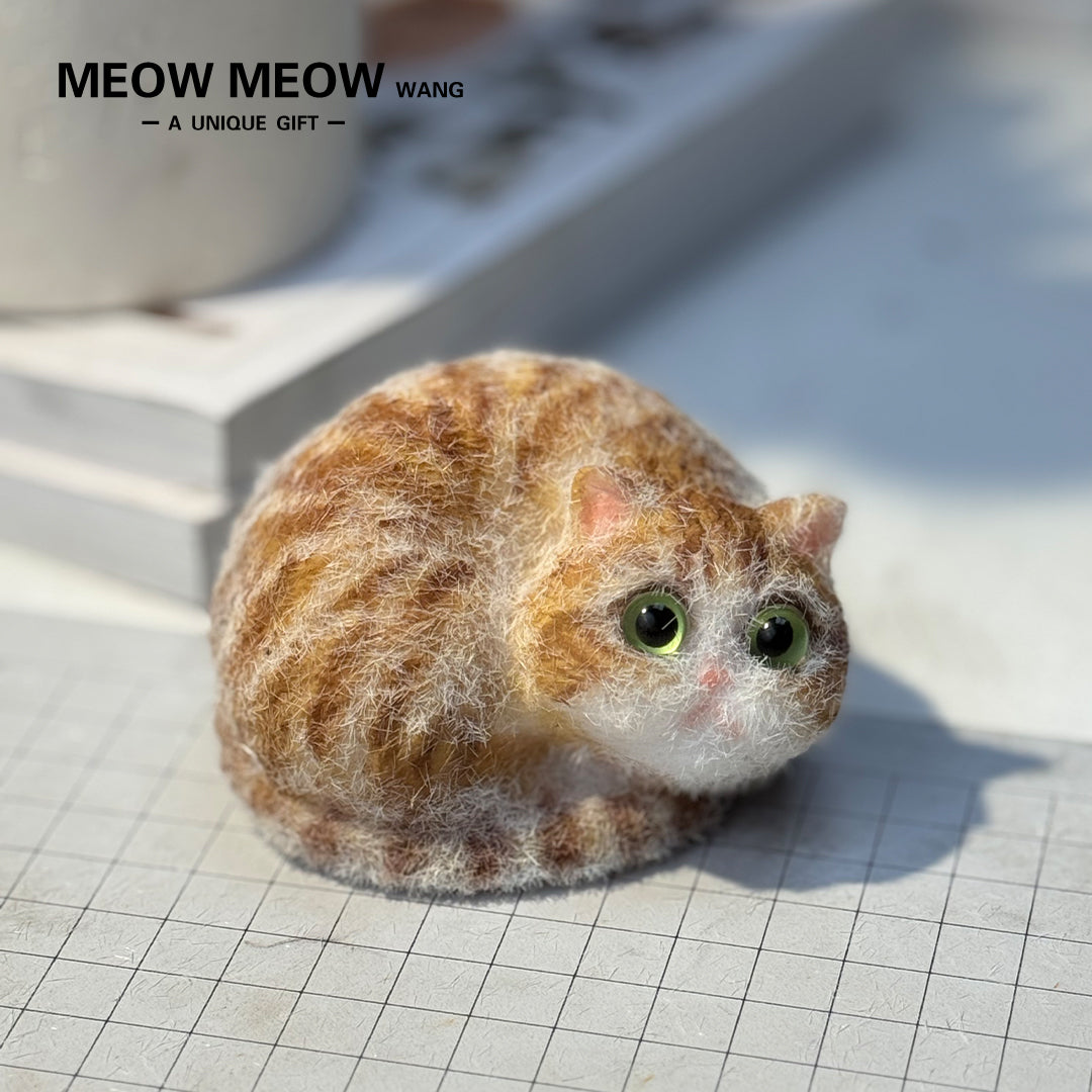 E008:Cute Mini Orange Cat