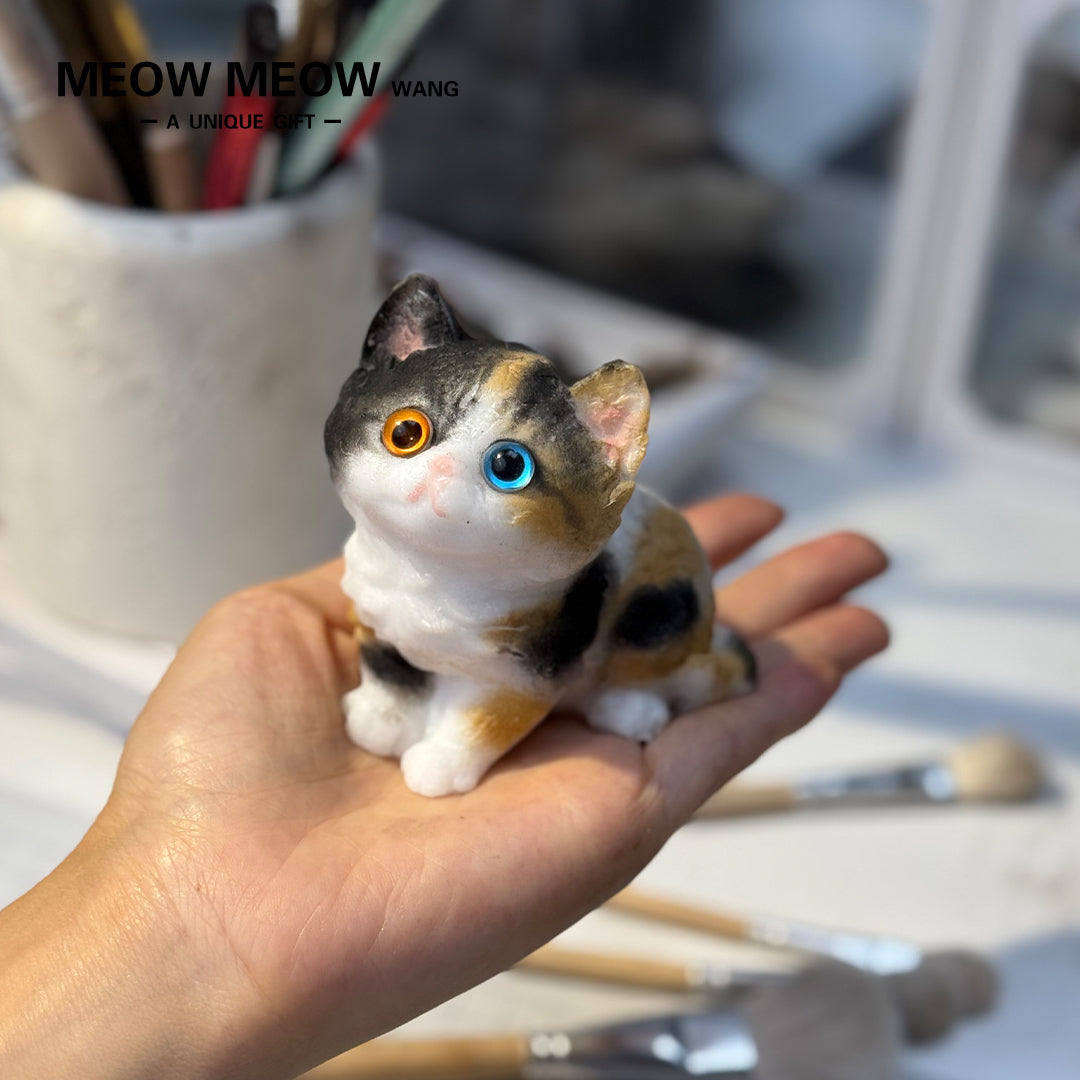 E010:Cute Mini Calico Cat
