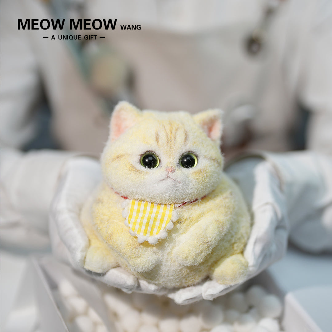 C21:A chubby, Goose-Yellow Cat
