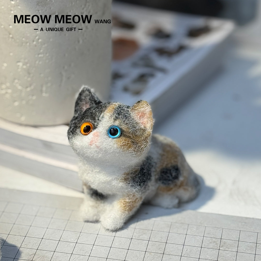 E010:Cute Mini Calico Cat